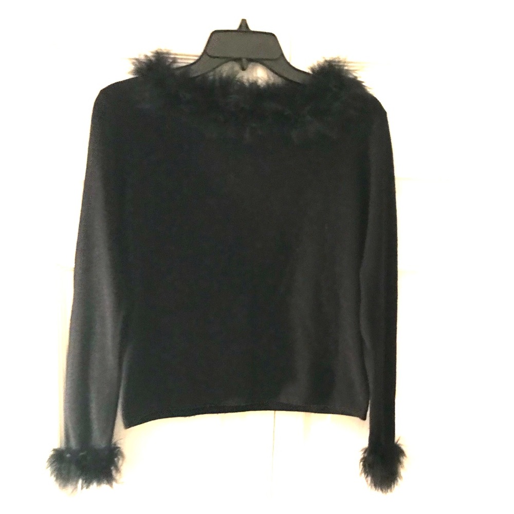 Boat neck Blk sweater with marabou Sz S 🎄 🎉 🥂